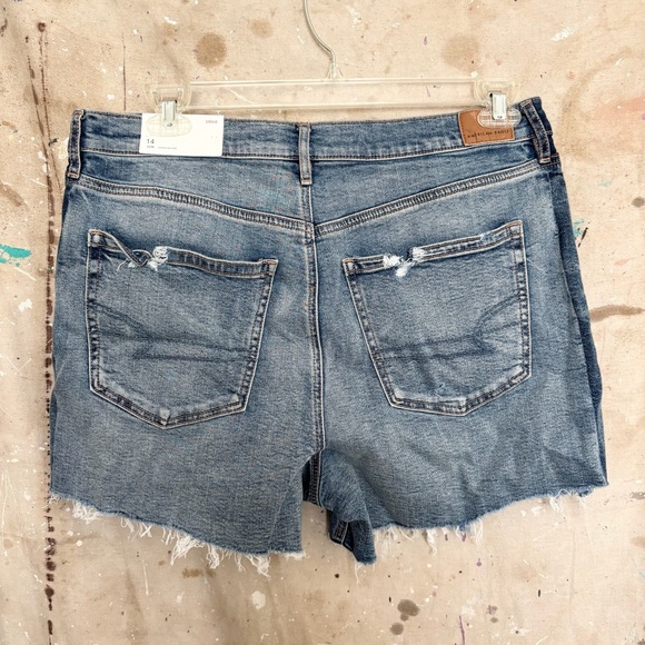 American Eagle Strigid Relaxed Distressed Short - Picture 3 of 4